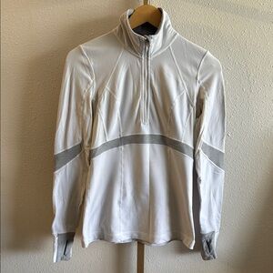 Lululemon Distance Pullover White/Gray Jacket Size 6 Thumbholes and back pocket
